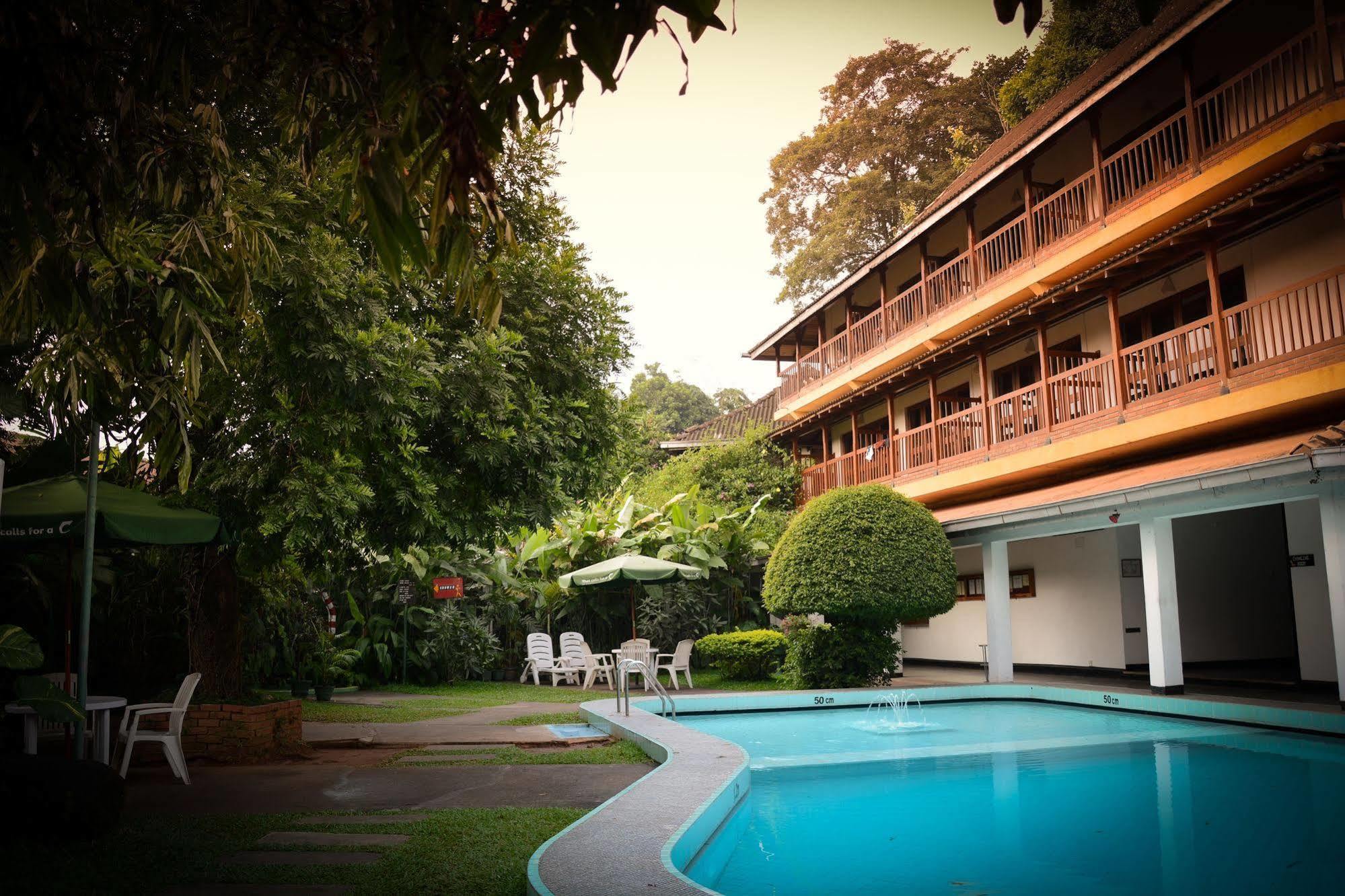 Hotel Hilltop キャンディー エクステリア 写真